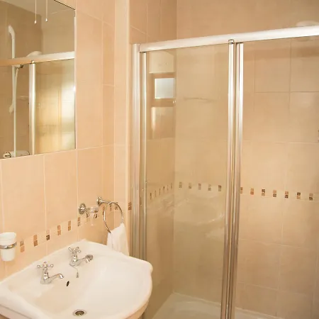 招待所 Lynch's Townhouse