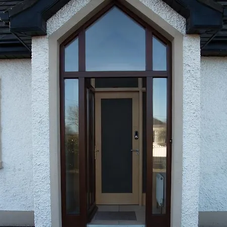 Lynch's Townhouse 3*