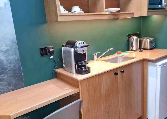 Lynch's Townhouse 3*