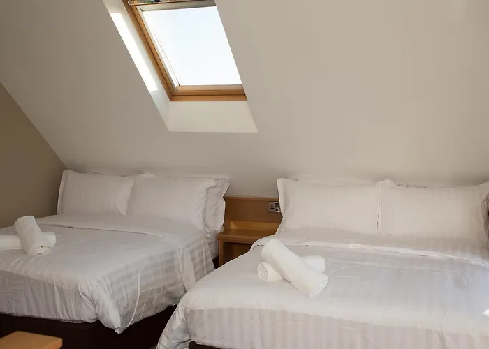 Lynch's Townhouse 3*