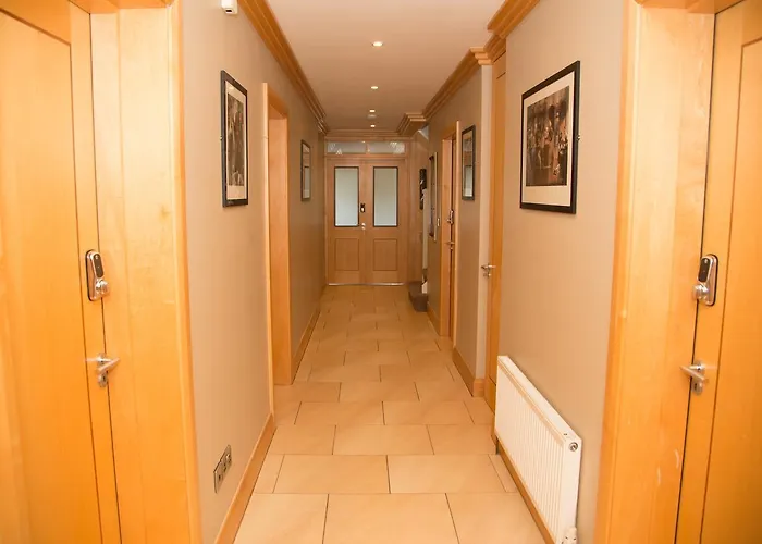 Guest house Lynch's Townhouse 3*