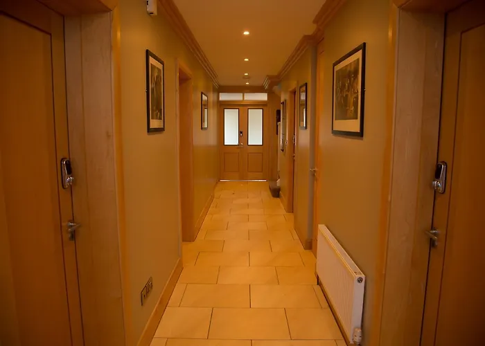 Lynch's Townhouse Gasthof 3*